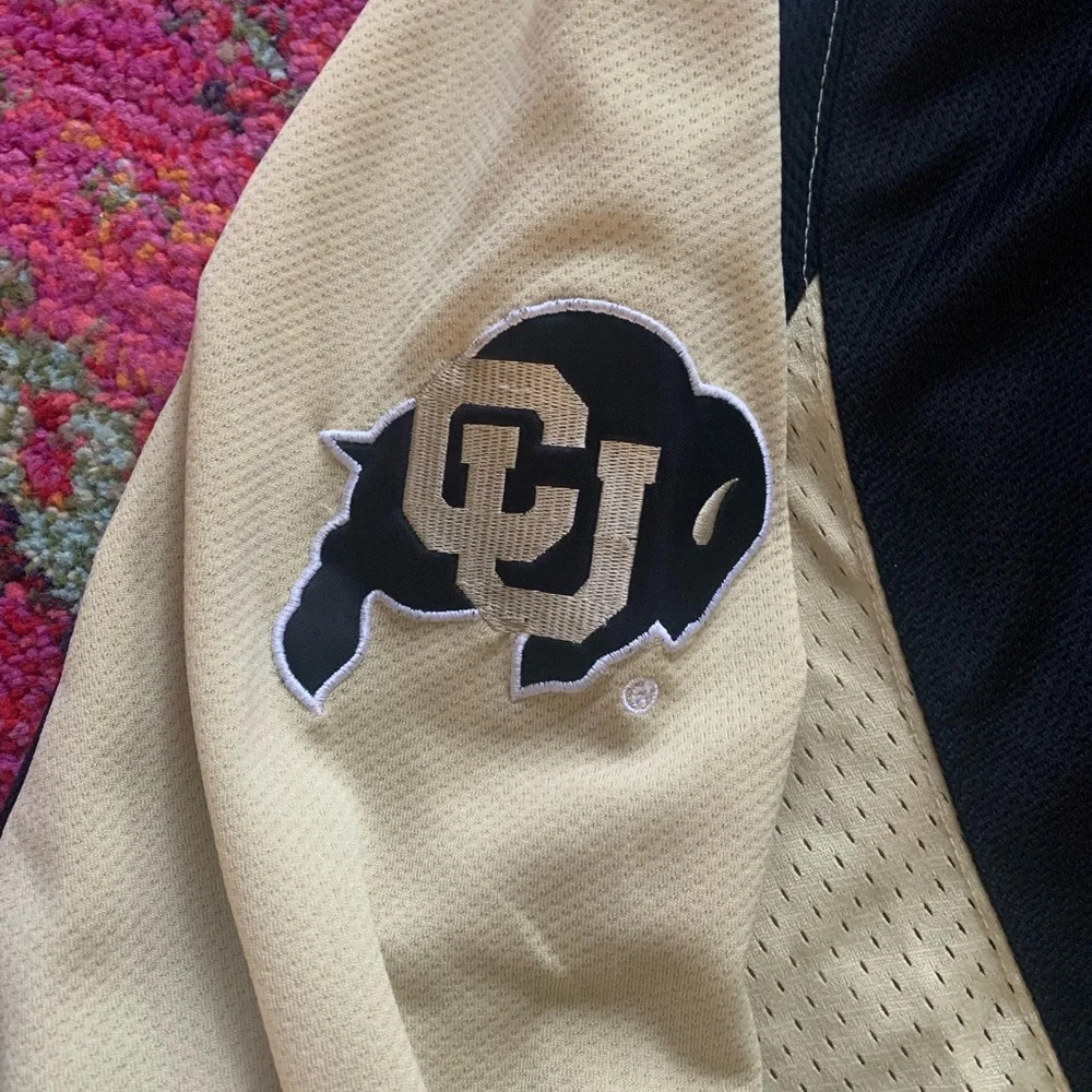 Colorado Buffaloes Hockey Jersey Sewn CU Buffs Colosseum Black Gold Mens XL - Picture 6 of 10
